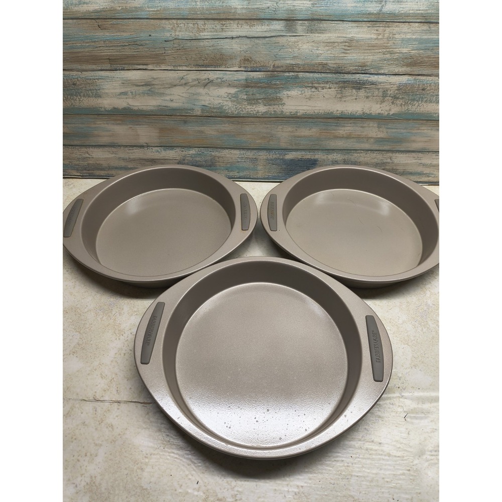Set of 3 Farberware Round Pie/Cake Pan‎